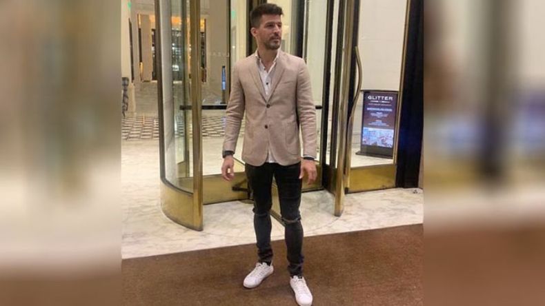 ALTA FACHA. Todavía le queda mucho por dar en el automovilismo. Pero a juzgar por la pinta, Matías Rossi puede ir pensando un futuro en el modelaje. .