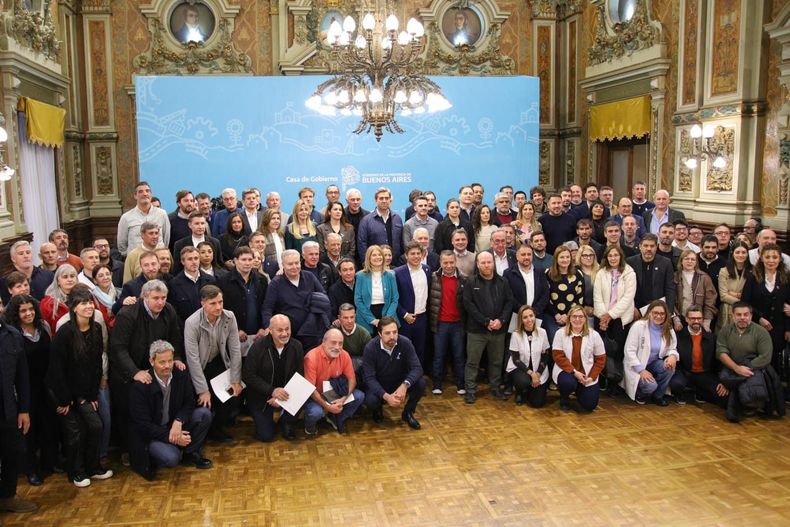 CUMBRE Federico Achval estuvo junto a otros inteendentes en la casa de gobiernonbsp provincial
