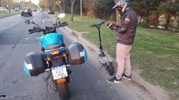 Se acuerdan del video del hombre en monopatín por #Panamericana. Las Moto de carreras de la #ANSV @InfoSegVial lo detuvieron. LaPanaWeb / @lapanaweb..