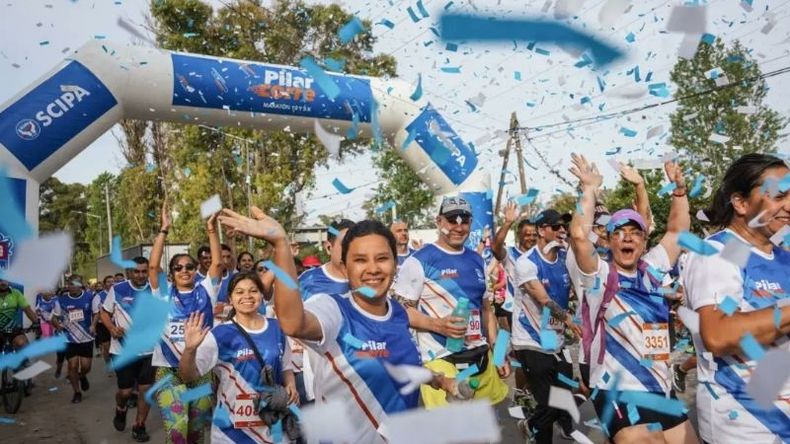 LA FIESTA DEL ATLETISMO. Momento de la largada, en el Polideportivo Municipal. .