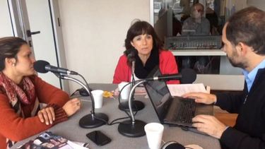 AL MICRÓFONO. Ripoll y Natalia Espasa, ayer, en FM Plaza. .