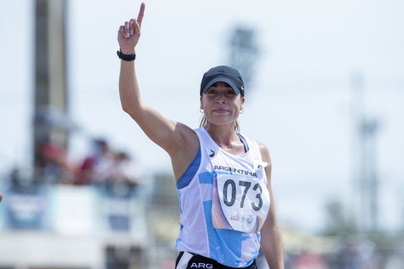 Belén Casetta llega a París como campeona Panamericana y récord nacional en los 3000 metros.