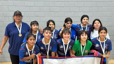 SON DE ORO. El equipo de Futsal Sub 17 aportó la última medalla dorada.