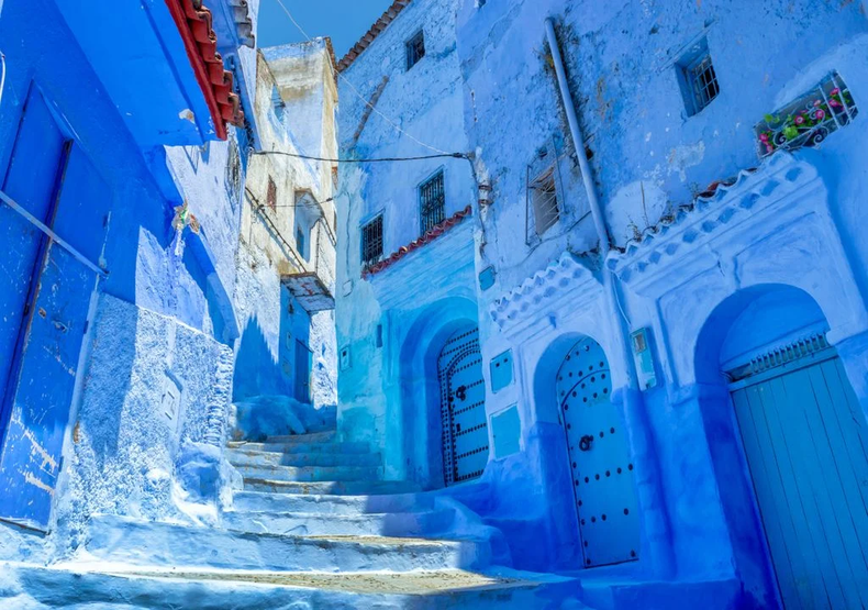Las pintorescas calles de Chefchaouen son un imán para la luz. (Meterored).