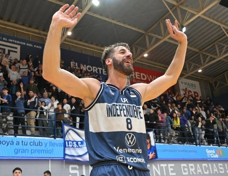 Patricio Tabarez lidera a Independiente de Oliva en su ilusión LNB.
