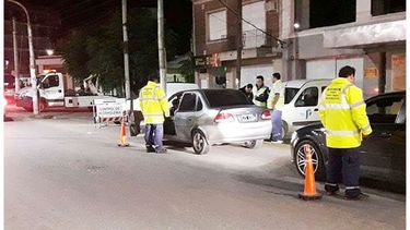 CONTROLES. El 24 a la noche, en la entrada a Pilar..