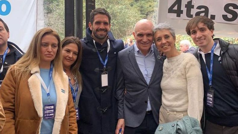 SALUDO. Tito con Espert, en el plenario liberal de San Vicente..