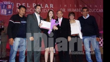 EMPLEADOS. Zúccaro encabezó acto de efectivización de municipales..