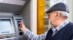 Cobran hoy los jubilados y pensionados de Anses que cuentan con ingresos de hasta $87.460 y que tienen su DNI terminado en 0.