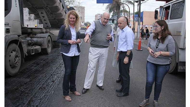 OBRA. Ducoté, con Leguizamón, Iglesias y Bortule, en la recorrida..