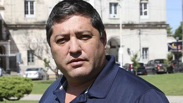 Además de ser bombero voluntario, Pared es director de Defensa Civil. .