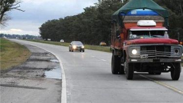 RUTA 6. Habrá peajes en los cruces de las rutas 8 y 9..