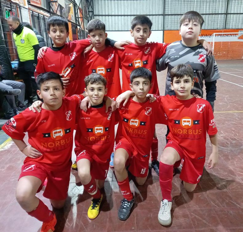PUNTERA. La 2012 de Sportivo Pilar lidera su división con 15 unidades.