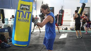 A LA BOLSA. Yamil entrenó en el gimnasio del Chino Maidana..