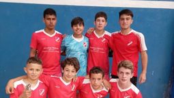 Los chicos de la 2008 de Sportivo, que protagonizó el partido más emocionante de la tira..