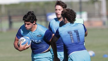Benjamín Grondona (Champagnat) en los entrenamientos en Casa Pumas.