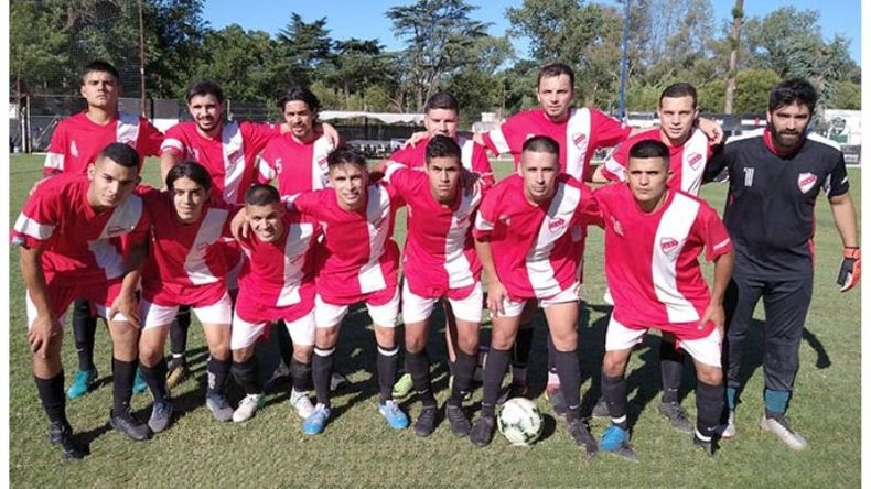 VICTORIA. Atlético Toro posa en la previa al duelo que vencerá a Zelaya..