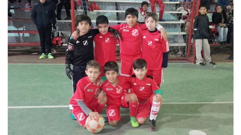 CAÍDA. Los chicos de la 2008 roja cayeron 4-1 ante Don Bosco..