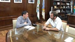 CUESTIONAMIENTO. Nardini y Achával se reunieron en Malvinas..