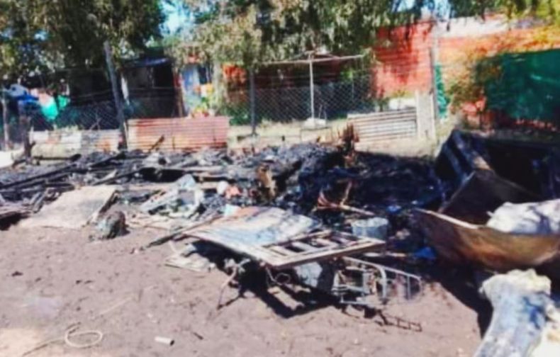 Las pérdidas fueron totales y se reciben donaciones en el lugar.&nbsp;