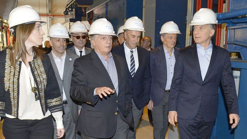 RECORRIDA. Macri y Vidal, con Ducoté y funcionarios nacionales, en el Parque..