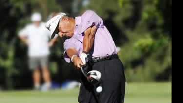 El Chino Fernández lidera con 67 golpes en Olivos..