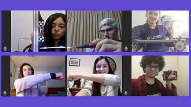 EQUIPO. Los estudiantes trabajan desde sus casas, siempre conectados..