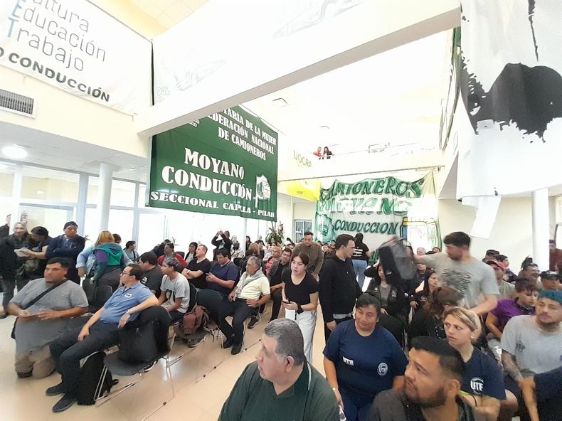 La asamblea se realiz&oacute;&nbsp; en la sede Pilar del sindicato de&nbsp; Camioneros.