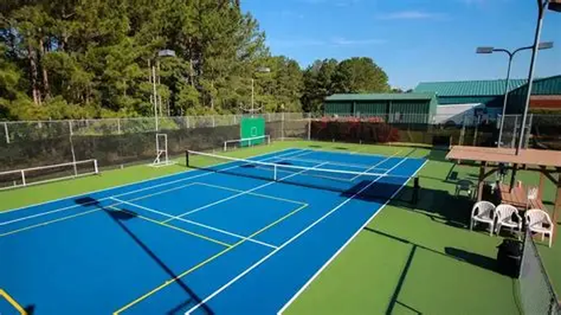 En Argentina hay 100 canchas a lo largo de todo el país. (canchasdepickleball.com).