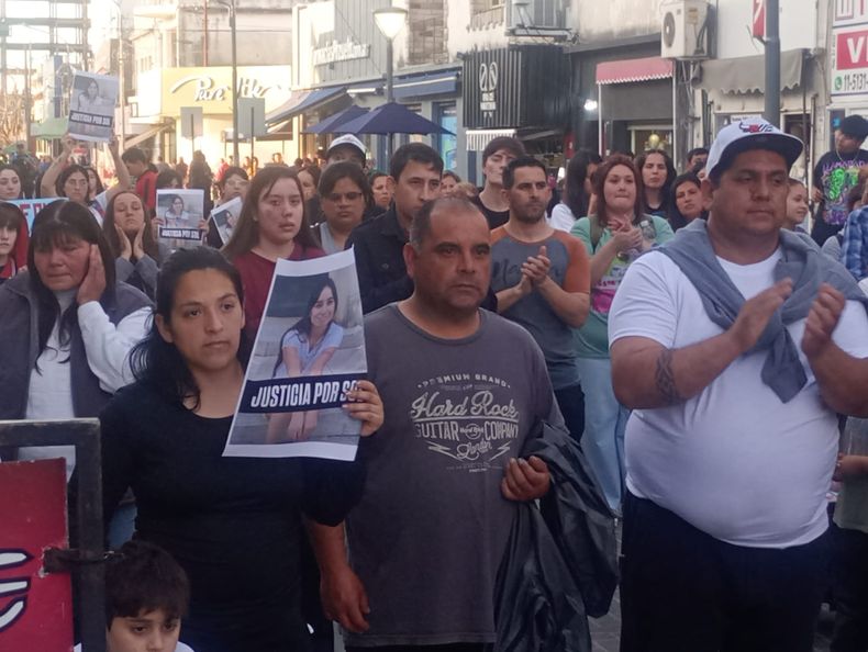 Marcha en el centro de Pilar por Solange Sanabria.