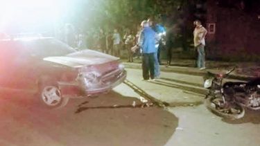 El accidente se produjo anoche en el centro de Villa Rosa. Foto @juancaimpacto..