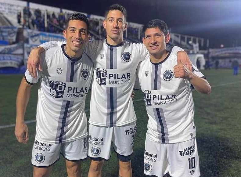 ANTE MIDLAND. Fittaioli, Crocco y Chambi felices tras la victoria en Libertad.