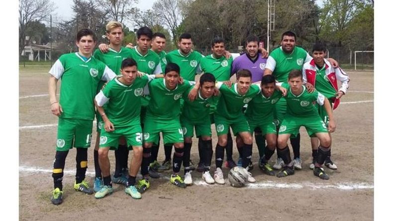 TOMÓ LA CIMA. La Sub 20 de Abrojal, que ahora lidera el torneo, a 4 fechas del cierre..