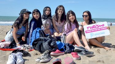 Los viajes se hacen a puntos turísticos bonaerenses.