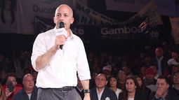 CIERRE. Ducoté centró el discurso en las obras y la confrontación con el pasado. .