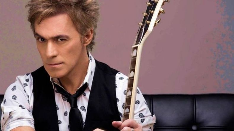 El cantante actuará al aire libre en el día de los enamorados. .