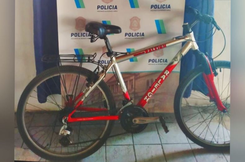 La bicicleta robada fue recuperada en poder del ladrón.