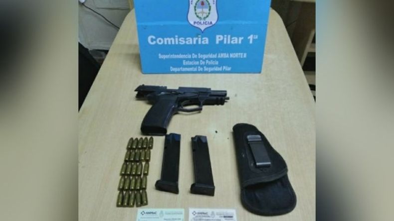 El arma utilizada por el agresor fue secuestrada durante el allanamiento..