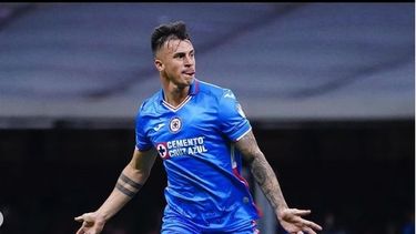 Augusto Lotti disputó 22 partidos en Cruz Azul en los que anotó 3 goles y dio 2 asistencias.
