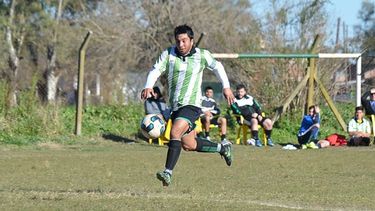 Diez tantos lleva convertidos Mauro Zárate en la División B..