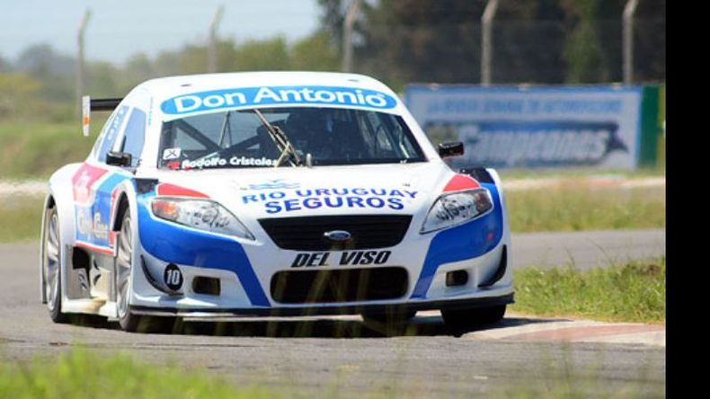 Con su Mondeo, Azar buscará mejorar el 12º puesto logrado en San Luis..