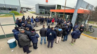 RECLAMO. Los trabajadores realizaron asambleas en reclamo de los aumentos. &nbsp;