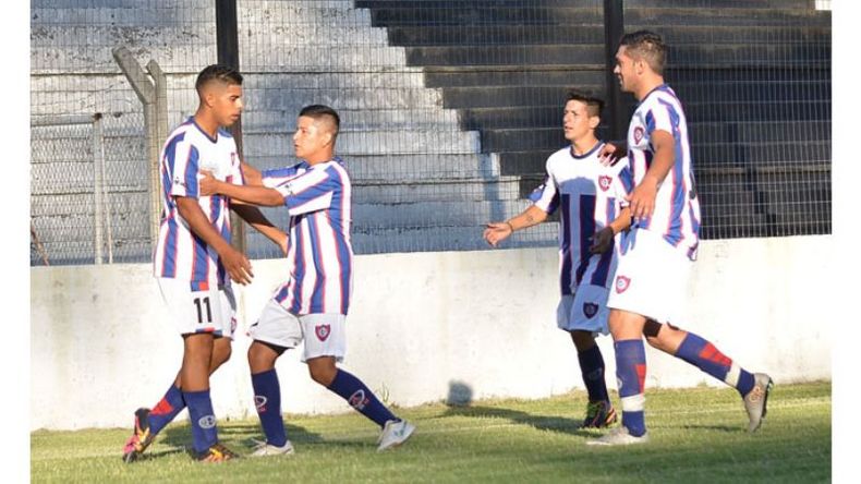 FESTEJO. San Lorenzo quiere volver de Campana con los 3 puntos..