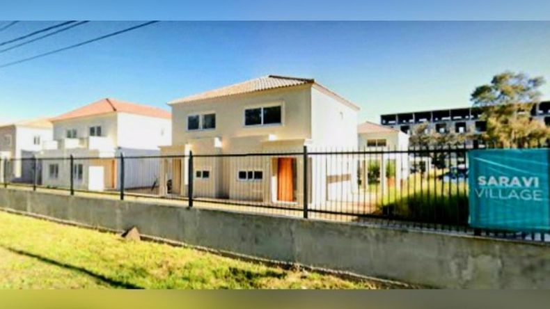 En Saraví Village robaron en dos viviendas..