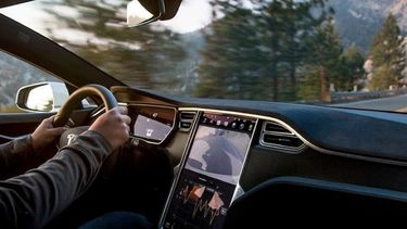 tesla patenta un innovador limpiaparabrisas laser