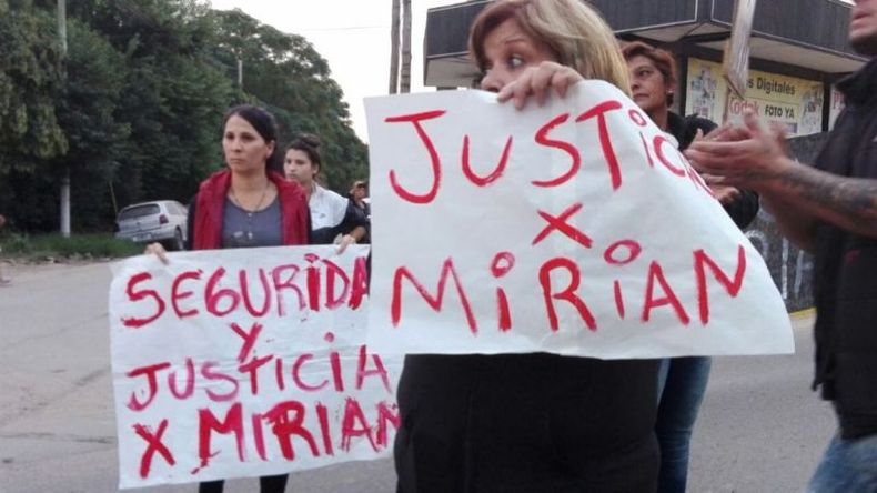 Seguridad y justicia por Mirian, la consigna de las vecinas que marcharon a la comisaría de Derqui..