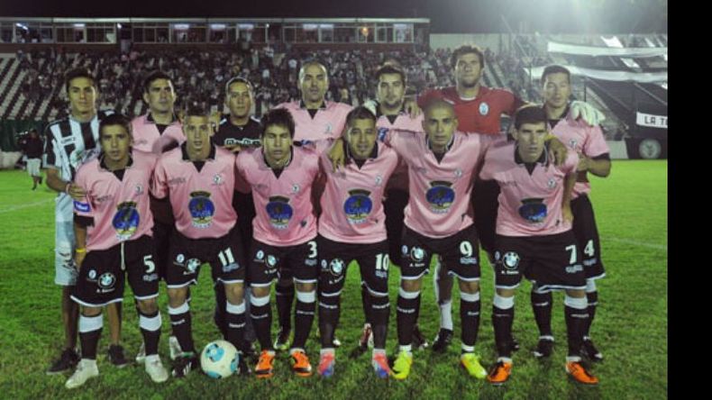 Fénix terminó la primera ronda de la Primera B Metropolitana en el 3º lugar de la tabla con 31 puntos..