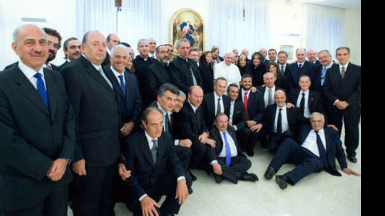 El grupo interreligioso que integra Atchabahian, junto al Papa..