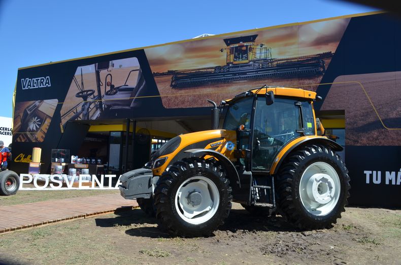 VALTRA EXPOAGRO 2.JPG