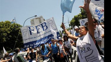 Los docentes de FEB dicen que la paritaria “no está cerrada”..